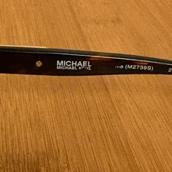NEW MICHAEL KORS Avila Tortoise Sunglasses With Case & Cloth M2739S new No Tags - Picture 5 of 7